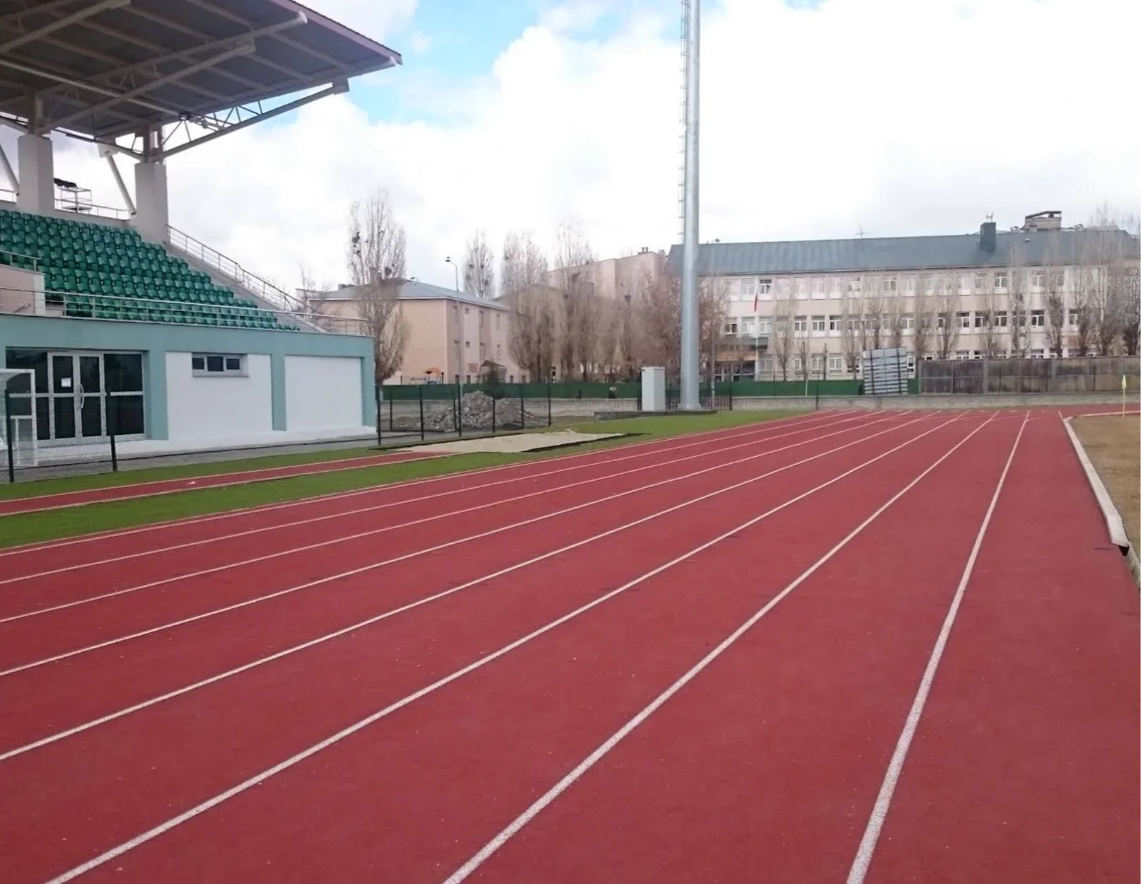 Kars City Stadium (1750m)
