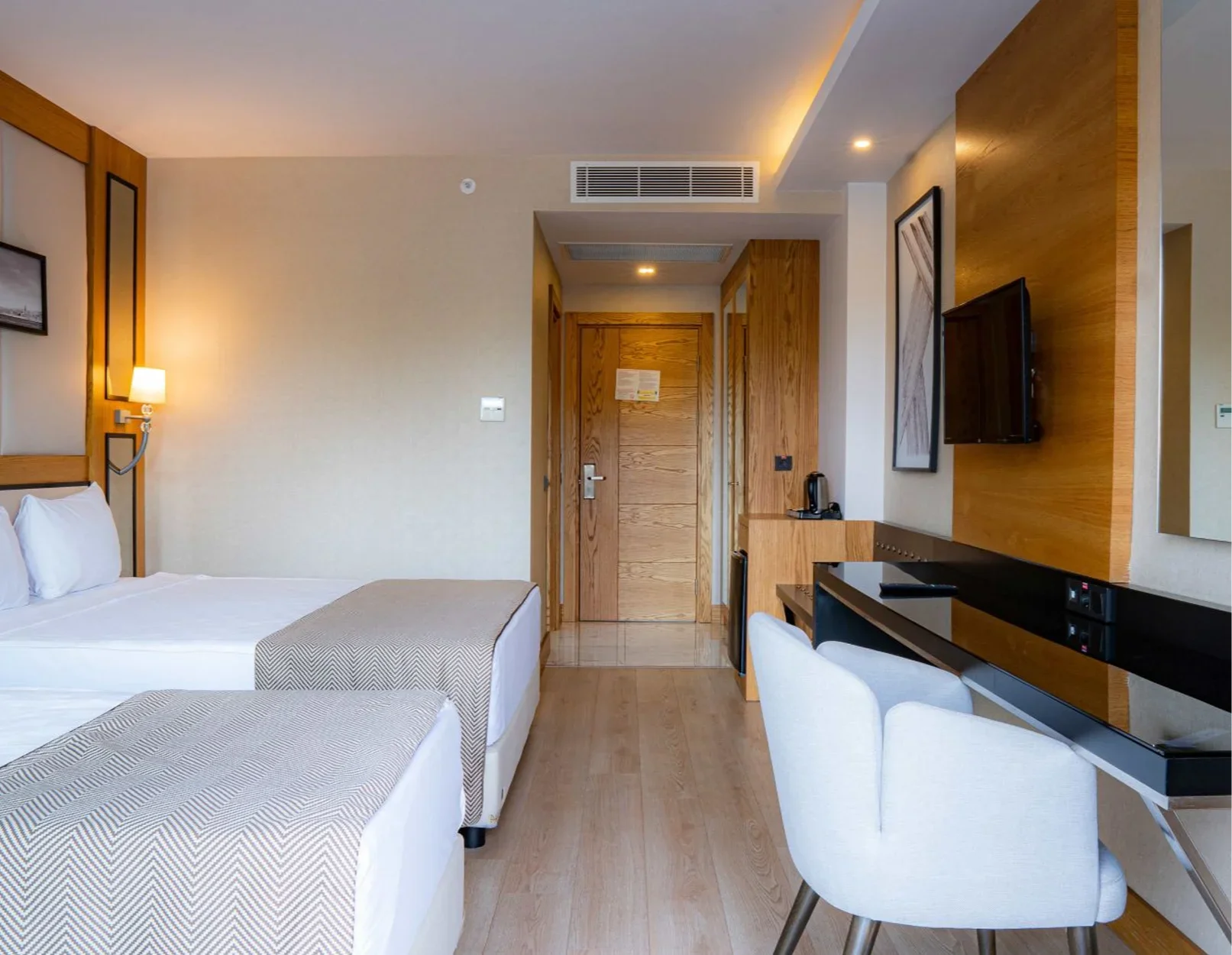Standard Room (Land View)
