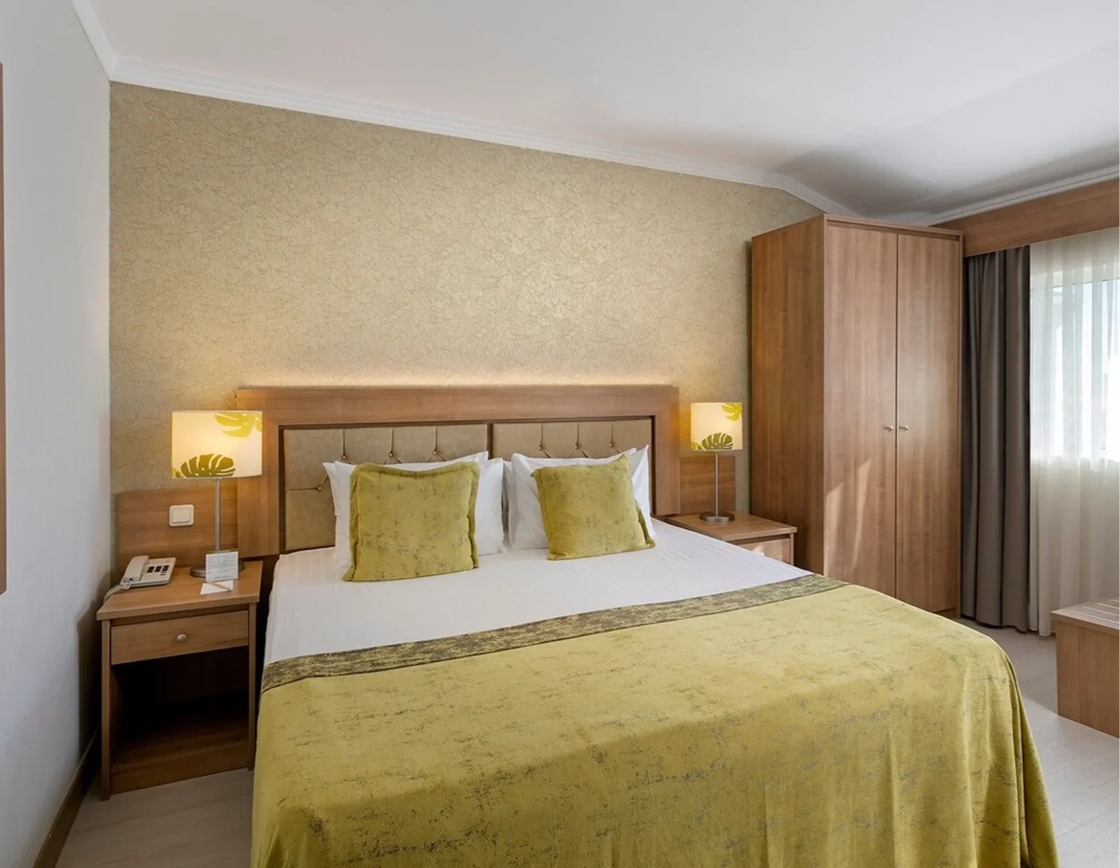 Suite Family Room